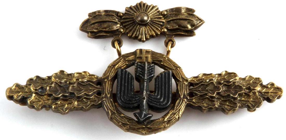 WWII GERMAN THIRD REICH LUFTWAFFE PILOT CLASP: Clasp is in very good condition nd has attached sunburst pendant. Reverse marked G.H. Osang Dresden.