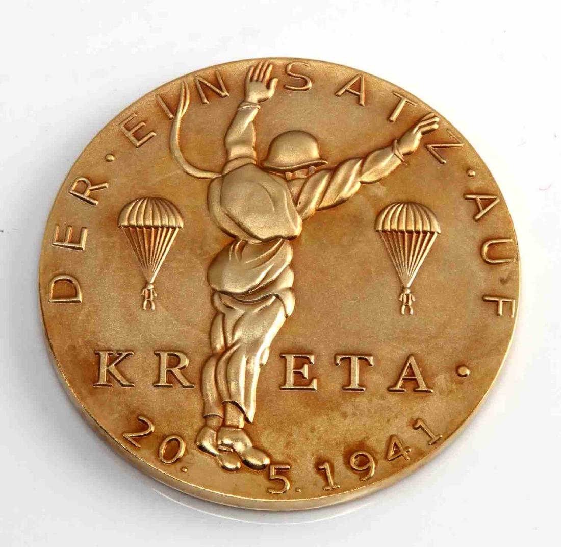 LUFT PARATROOPER FALLSCHIRMJAGER KRETA 1941 AWARD: German World War II Luftwaffe Paratrooper Fallschirmjager Kreta 1941 Table Award. Measures 2 5/16" in diameter. The front reads 'Der Einstatz Auf Kreta 20.5.1941'. The reverse side reads 'Mit//JU 52 U