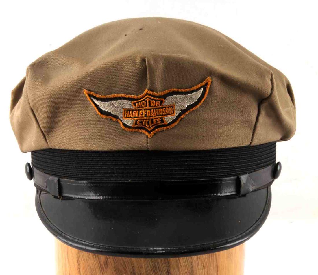 1950'S HARLEY DAVIDSON MOTORCYCLE CLOTH VISOR: Near mint external original condition, larger size 7 1/4 , small tear in sweatband.