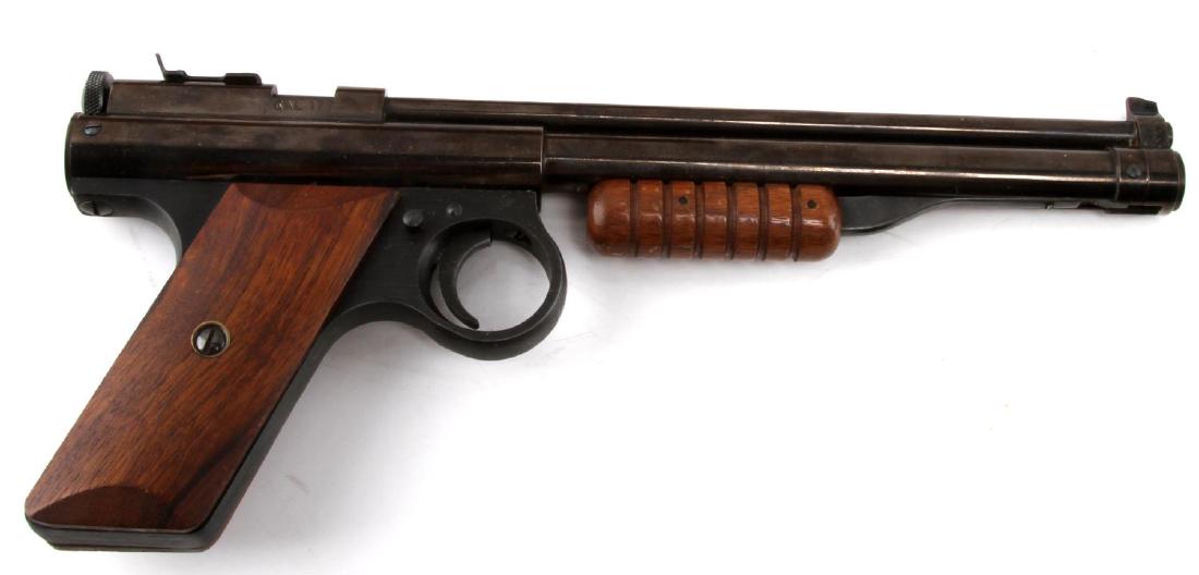BENJAMIN FRANKLIN MODEL 137 TARGET AIR PISTOL: Benjamin Franklin air target pistol Model 13 which fires .177 cal pellets. In very good condition and appears fully functional. Includes a original box, instructions, and a canister which originally h