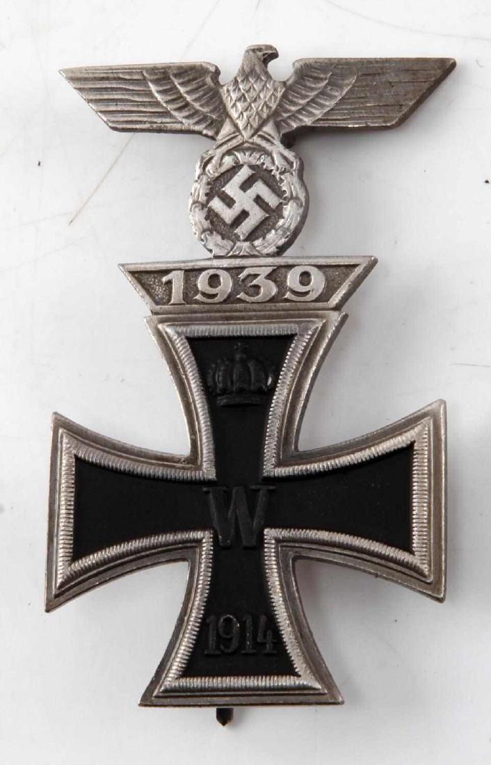 WWII GERMAN 1939 IRON CROSS 1ST CLASS MEDAL: No makers marks. Some wear present. In very good condition. Measures approx. 2.75 inches. Unauthenticated. Sold "as is". This lot has a reserve.