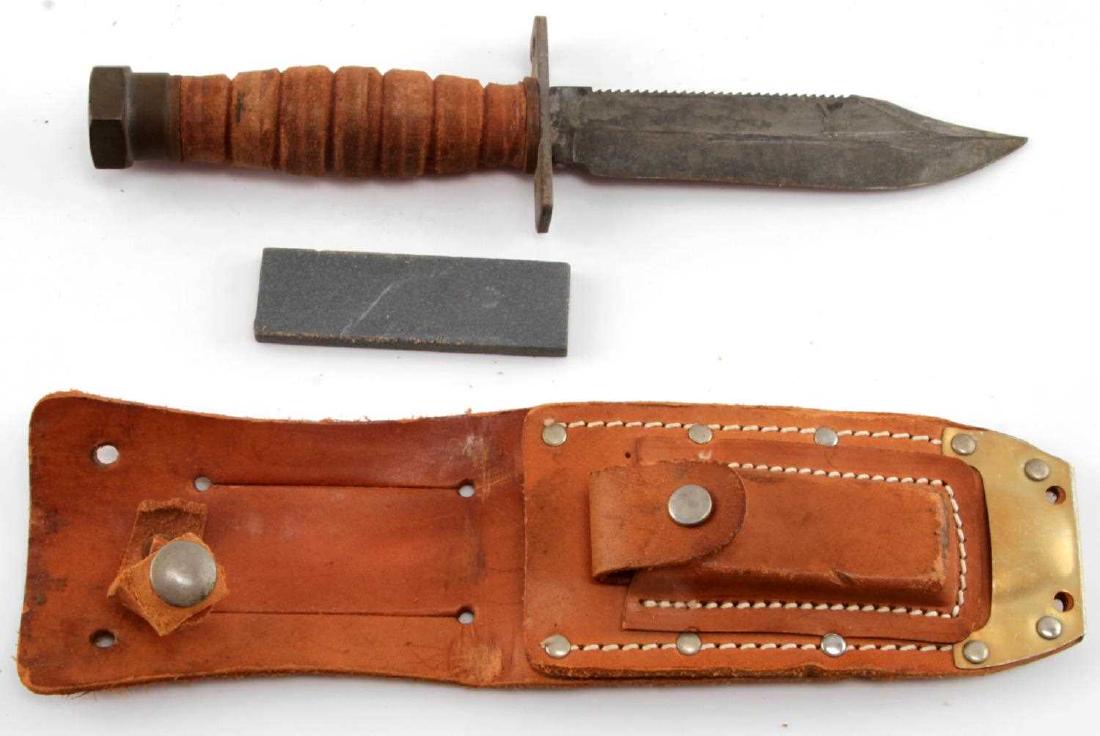 VIETNAM ERA ONTARIO 10-76 PILOT SURVIVAL KNIFE: Vietnam Era Ontario 10-76 Pilot's Survival Knife and Sheath. Slight wear to sheath and blade. EW88