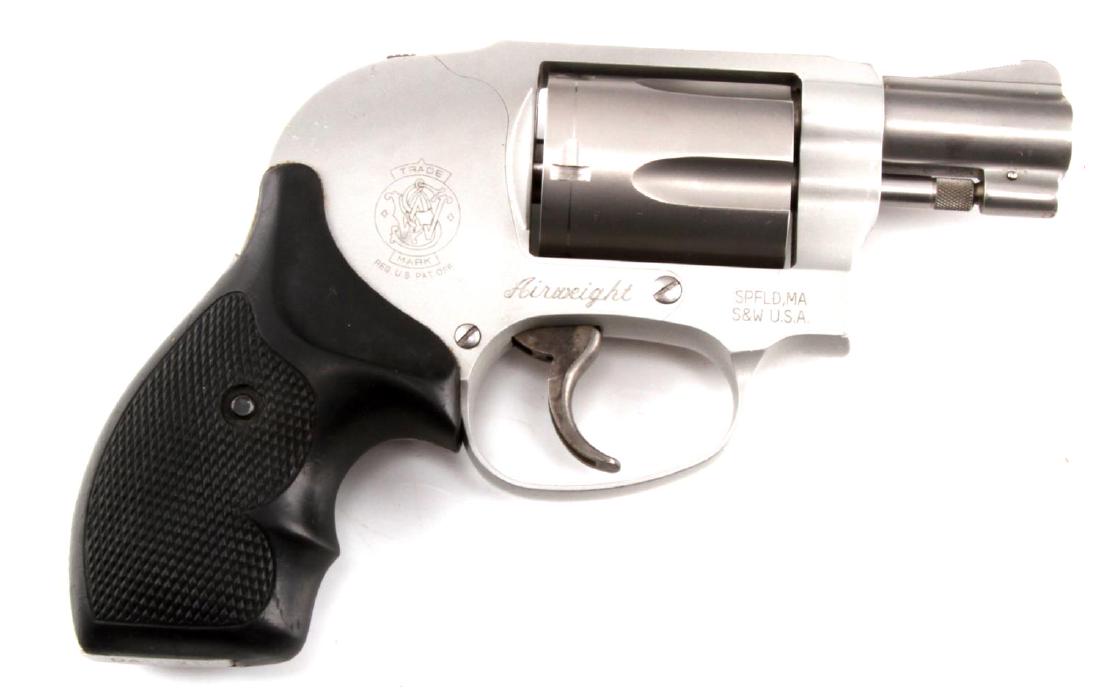 SMITH AND WESSON HAMMERLESS 38 REVOLVER AIRWEIGHT: Model 638. Chambers in 38 special. Light show of use present to revolver. Bore is crisp. Overall in very good condition. FFL required upon purchase. P#70 Caliber: 38 special Serial #: DAN7291 This lot