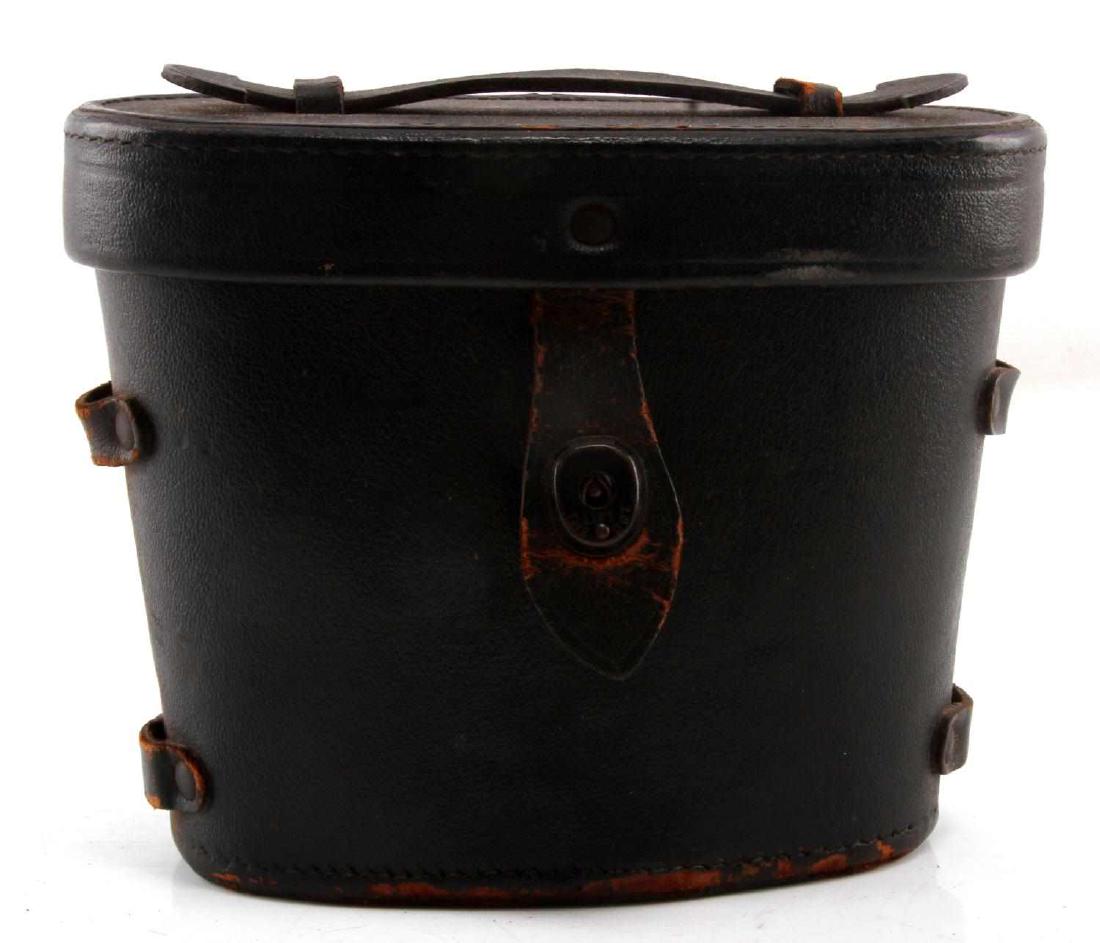 WWII 1943 U.S. NAVY 6X30 MK XXXIII BINOCULARS: Very good and clear optics, Universal Camera Corp. maker, 1943 date, very good original case.