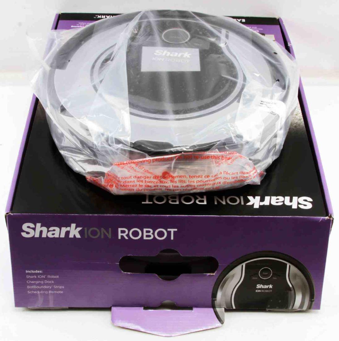 SHARK ION ROBOT RV700 VACUUM CLEANER NEW IN BOX