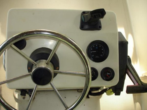 PRO SPORTS 1600FF 16' BAY BOAT JOHNSON 90 HP - 9