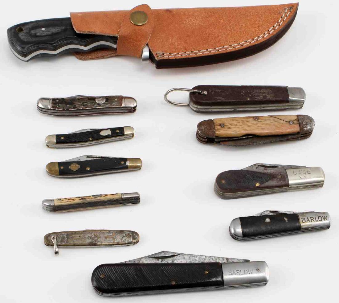 VINTAGE SPORTSMAN FOLDING POCKET KNIFE LOT OF 11: This lot includes 10 vintage folding pocket knives and 1 larger knife with sheath. Knives vary in size and condition, however are generally in very good shape. Some surface rust and general wear is pr
