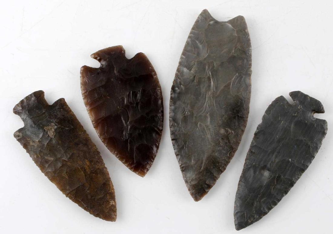 LOT OF 4 PALEO & ARCHAICH ARROWHEADS DOVETAIL: 4 Arrowheads from a Tennessee collection, 4 to 6 inches, dovetail has chip on tang, otherwise impressive. Unauthenticated sold as is.