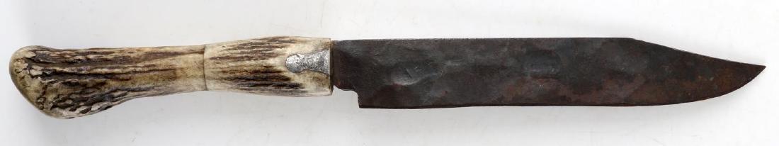 ANTIQUE FUR TRADE ERA HAND FORGED KNIFE MARKED HB: Antique Fur Trade era Hand Forged Drop-Point hunting knife marked on the ricasso of blade with the two letters "HB" most likely denoting the Hudson Bay settlement. Knife blade measures 8 inches in len