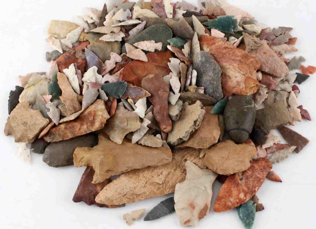 ARCHAIC NATIVE AMERICAN ARROWHEAD LOT OF OVER 110: Surface found Archaic Native American arrowheads from Central US. Lot features a great variety and includes some drills, tools, and eccentric pieces. Very good overall. Over 110 in total.