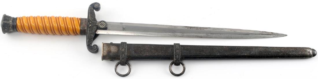 WWII GERMAN THIRD REICH HEER ARMY OFFICER DAGGER: German Heer officer dagger. Maker marked "Puma" with puma inside diamond on its ricasso. Clean blade and pebbled scabbard with great Reichsadler guard and oak leaf rings and pommel. Great dark patina 