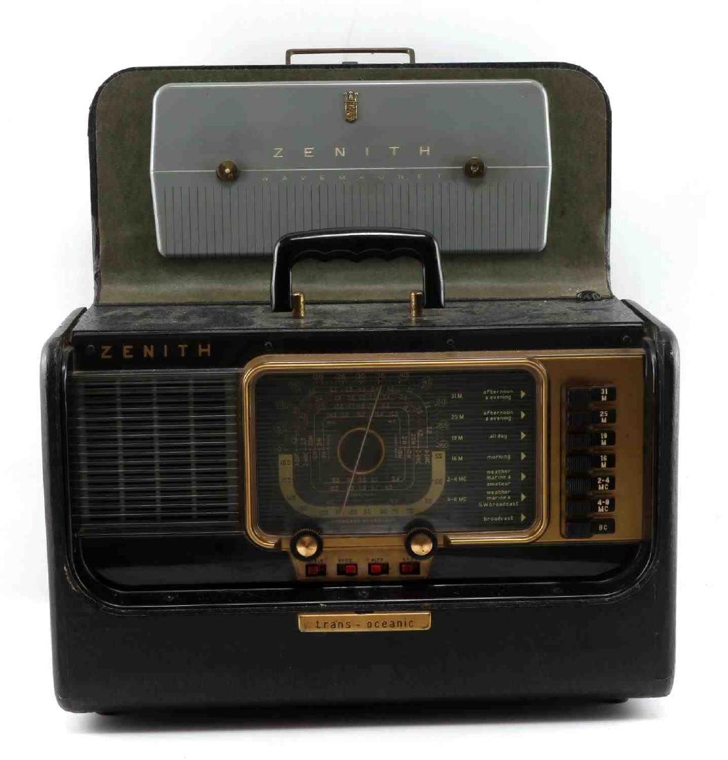 ZENITH TRANS OCEANIC WAVE MAGNET TUBE RADIO: Zenith Trans-Oceanic wave magnetic tube radio. In very good condition. Was plugged in and successfully received some radio station signals.