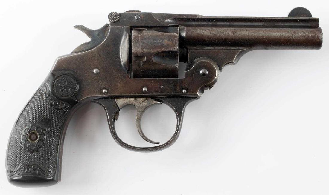 IVER JOHNSON DA TOP BREAK REVOLVER IN .32 CALIBER: 5 shot revolver, maker marked to top rib, 3 inch barrel with dark pitted bore, bakelite grips, double action works, scattered patina, serial no. to trigger guard. Good condition. Requires FFL or C&R f