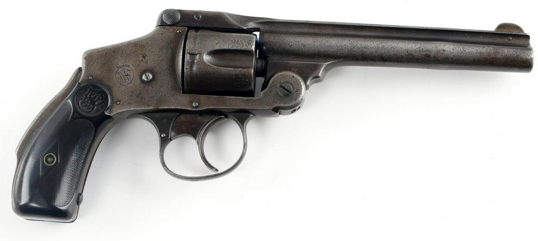SMITH AND WESSON 38 SAFETY HAMMERLESS REVOLVER: Smith & Wesson Lemon Squeezer Model New Departure or the "Safety Hammerless" double action revolver. Pistol features a .38 S&W caliber five shot break over double action mechanism. Good condition with