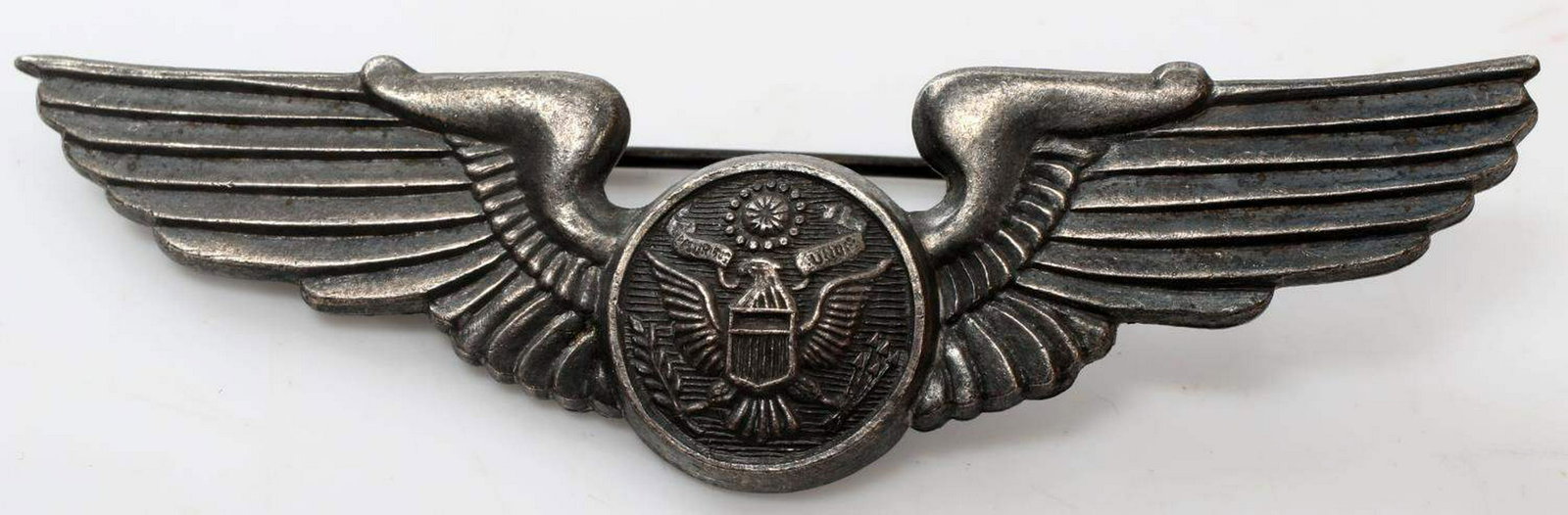USAAF WWII ARMY AIR FORCE AIR CREW MEMBER WINGS: USAAF WWII Army Air Force Air Crew Member Wing – Australian Made. Measures approximately 3 inches by .75 inches. The front shows eagle in the center and is flanked by a wing on each side. Maker mark