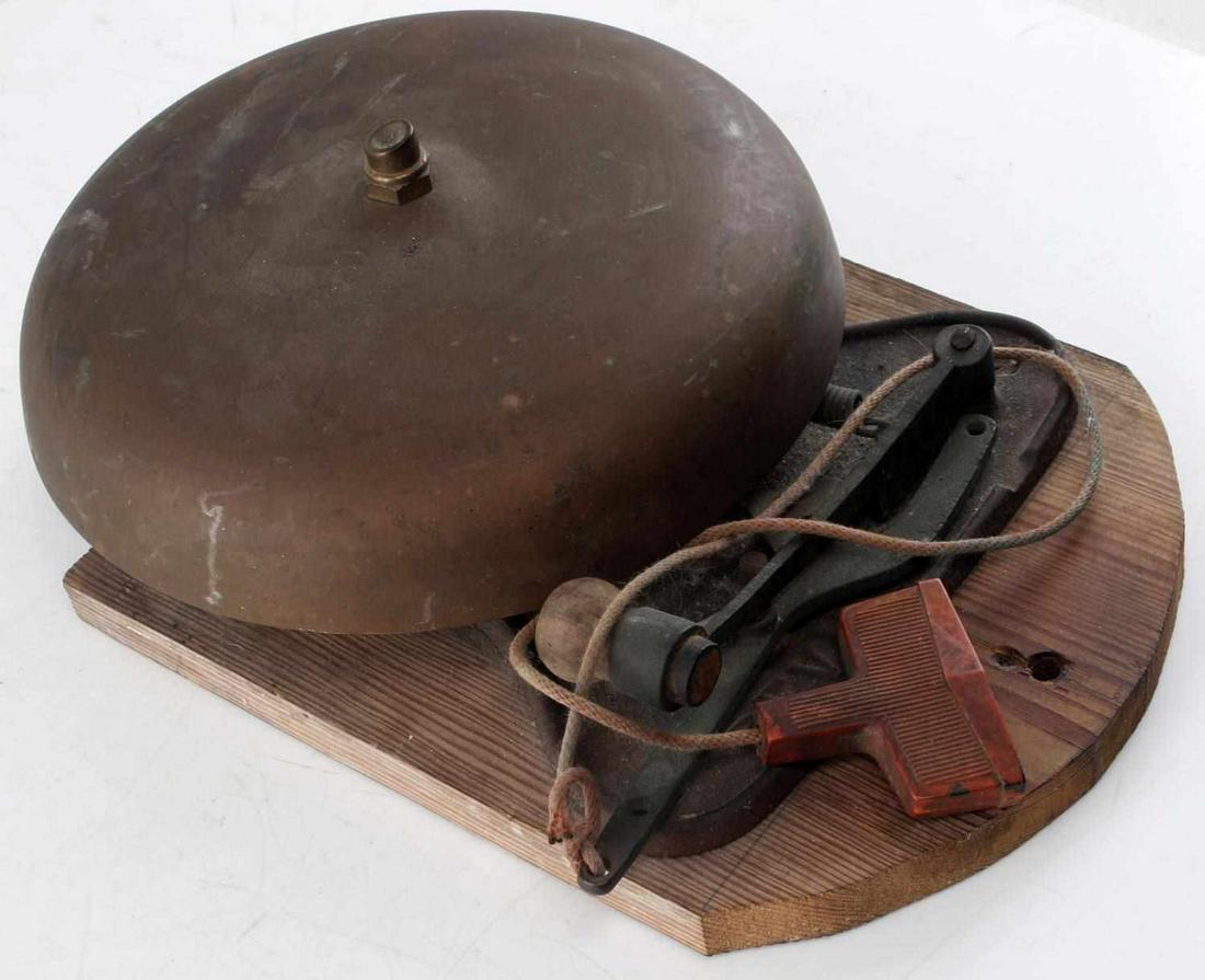 VINTAGE BEVIN WOOD MOUNTED BOXING FIGHT BELL: Piece measures 14 inches by 3.75 inches by 10 inches. In very good condition.