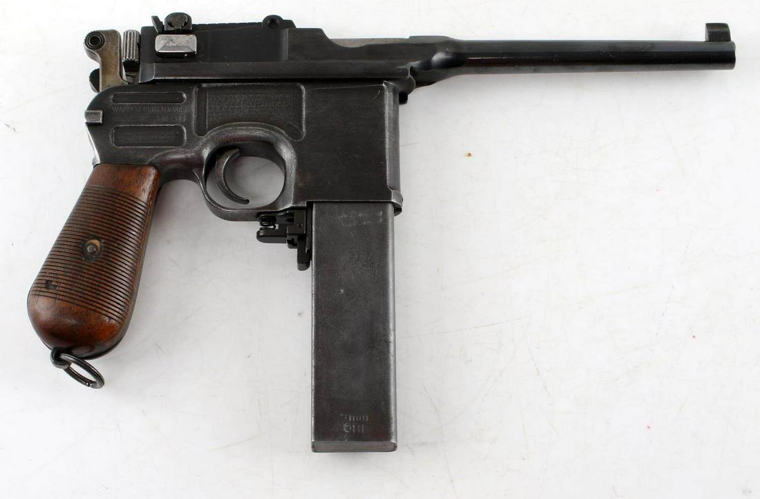 RARE WW1 MAUSER OBERNNDORF A NECKAR 9MM 1911-1915: WW1 era WaffenFabrik Mauser Oberndorf a Neckar 9mm. Produced between 1911 and 1915. Extended magazine. 9mm. Serrated walnut grip. Receiver and frame serial numbers do not match. Some minor scratches a