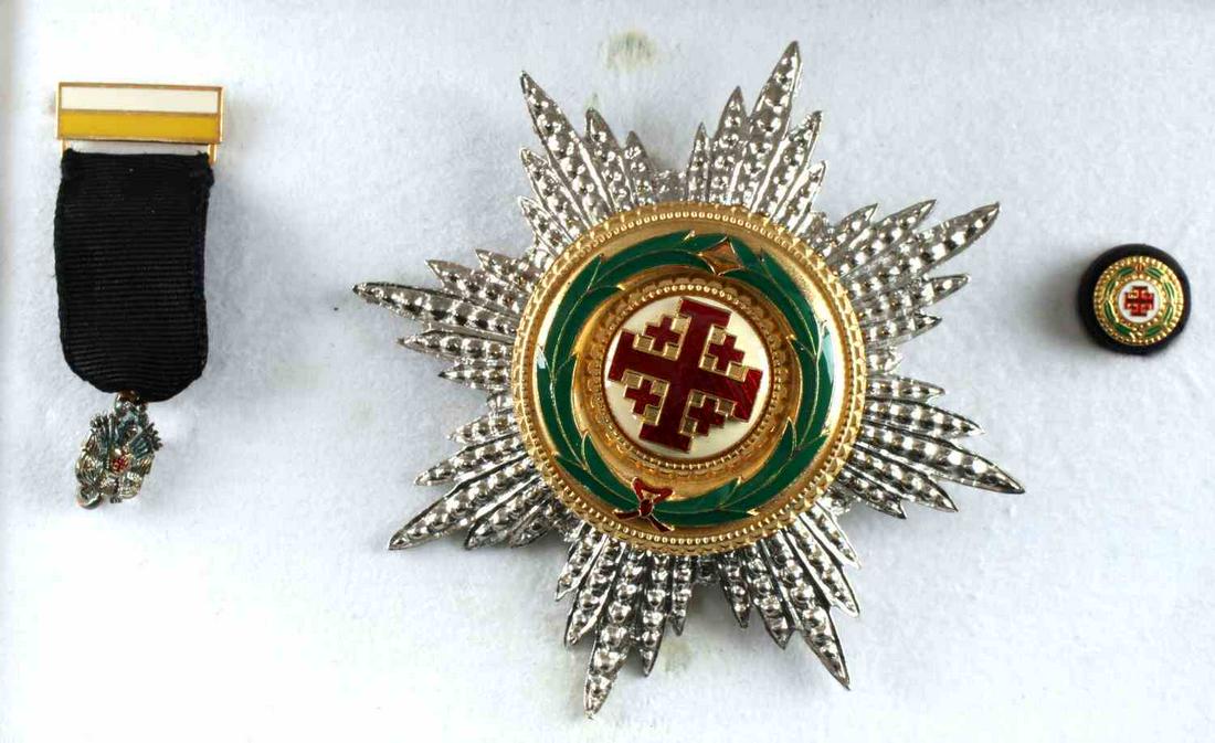 KNIGHT COMMANDER ORDER HOLY SEPULCHRE STAR: Boxed Star of a Knight Commander of the Equestrian Order of Holy Sepulchre of Jerusalem. Includes the star itself, a small rosette of the star, and a small ribbon with the coat of arms. All in very go