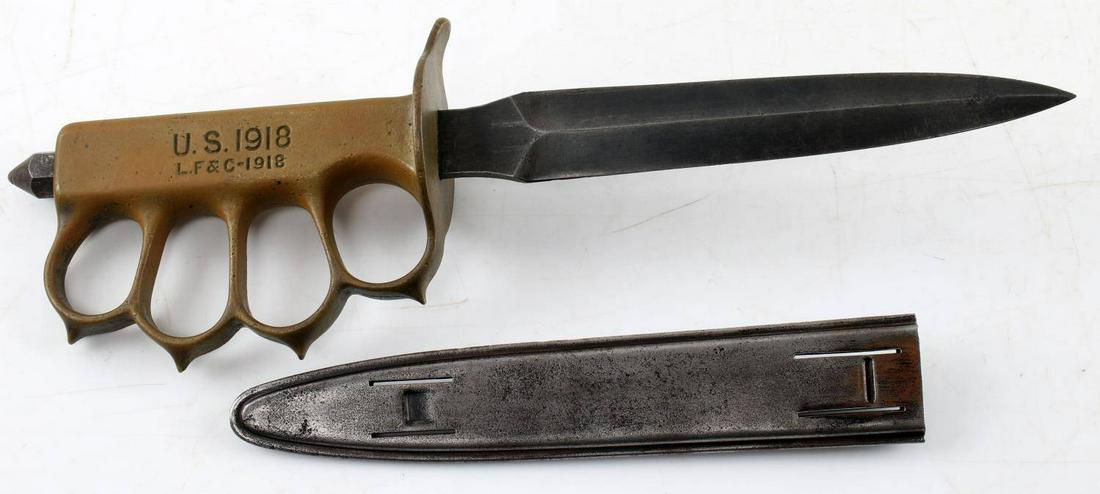 WWI LF&C 1918 KNUCKLE DUSTER FIGHTING KNIFE: Nicely toned and blue blade, very good original condition, with scabbard This lot has a reserve.