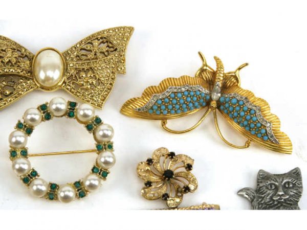 COSTUME JEWELRY LOT - 3