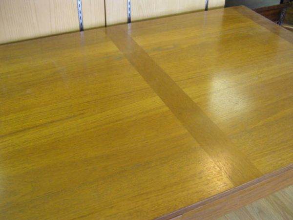 DINING ROOM TABLE LIGHT WOOD PULL OUT LEAVES - 3