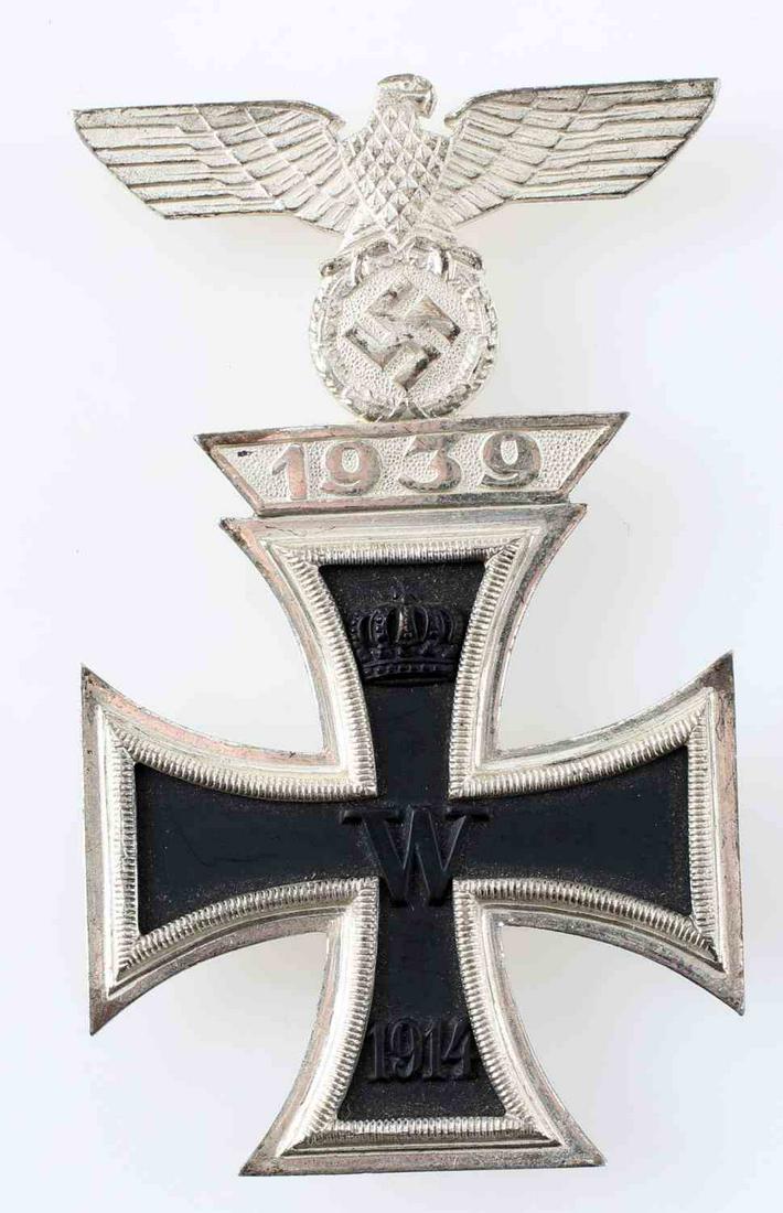 WWI WWII GERMAN CLASP IRON CROSS BADGE SPANGE 1939: WWI German Iron Cross with clasp for WWII Iron Cross recognition. WWI badge marked as 1914 and spange as 1939. Pin back not functional. In very good original condition. No identifiable maker's mark._