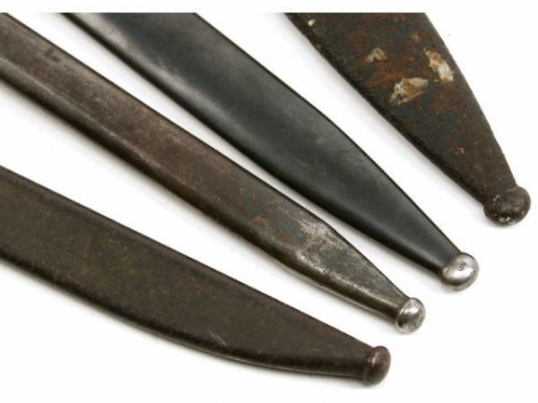BAYONET LOT OF 4 - 7