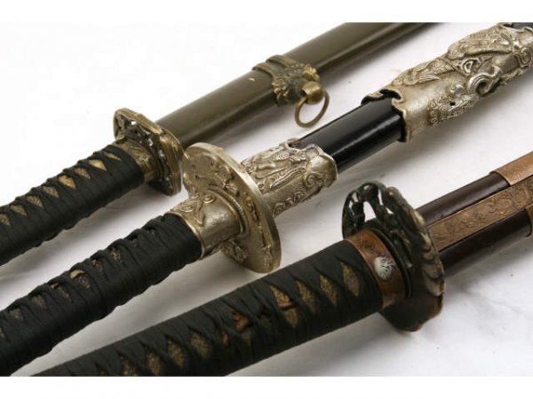 REPRODUCTION JAPANESE SWORDS LOT OF 3 - 10