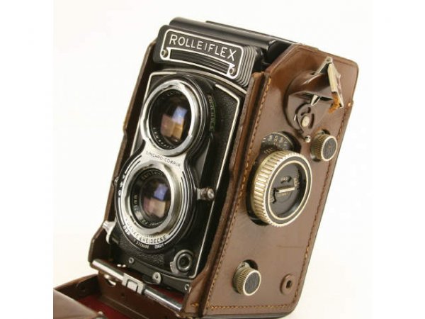 ROLLEIFLEX CAMERA IN ORIGINAL COWHIDE CASE YASHICA - 2