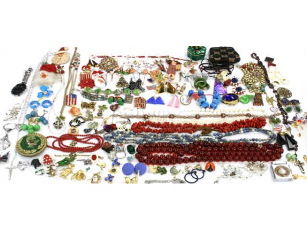 ENORMOUS LOT OF COLORFUL FUN COSTUME JEWLERY