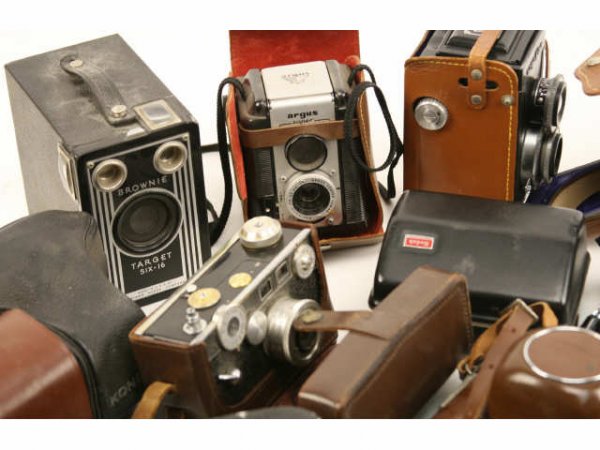 VINTAGE CAMERA LOT - 3