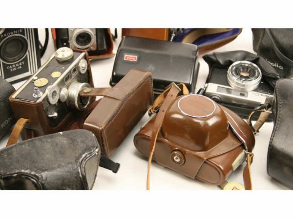 VINTAGE CAMERA LOT - 4