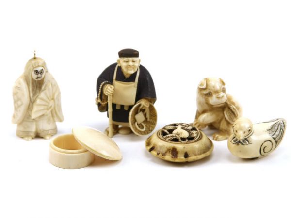 ANTIQUE JAPANESE IVORY SIGNED NETSUKE & BOX LOT