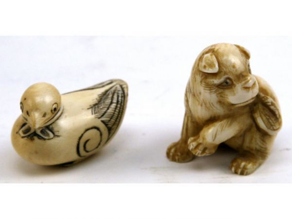 ANTIQUE JAPANESE IVORY SIGNED NETSUKE & BOX LOT - 3