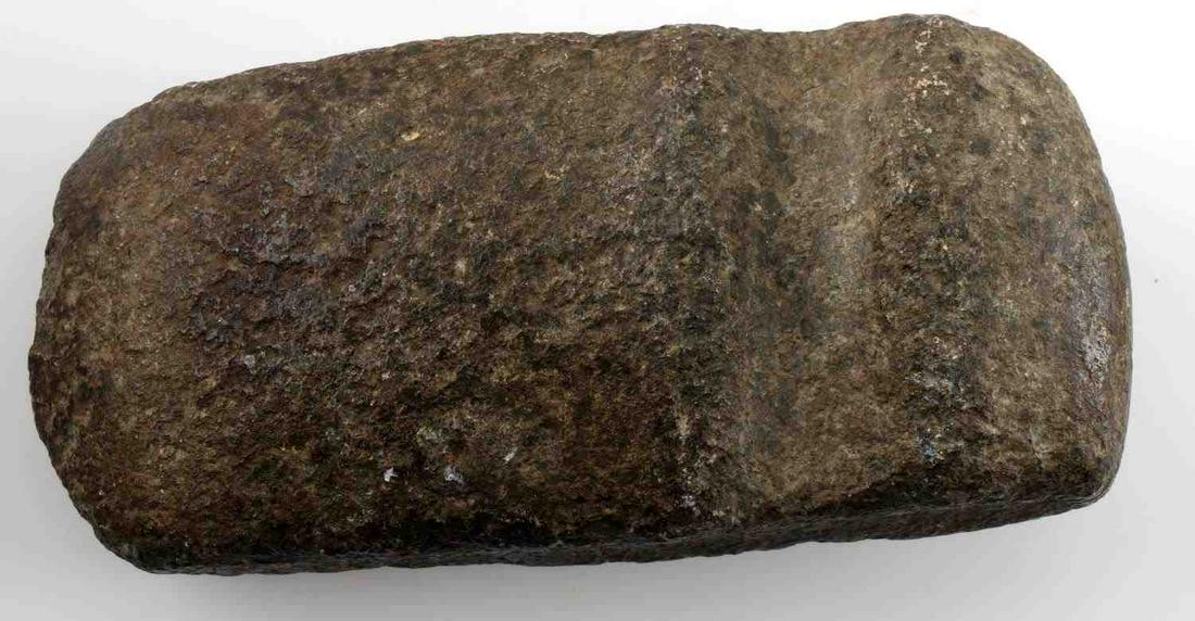 NATIVE AMERICAN STONE GROOVED AXE GRANITE: Rough texture grooved ax, measures 6.75 inches long. Sticker reads 'From the Tennessee River site in Lauderdale Co, Alabama.' Good condition.