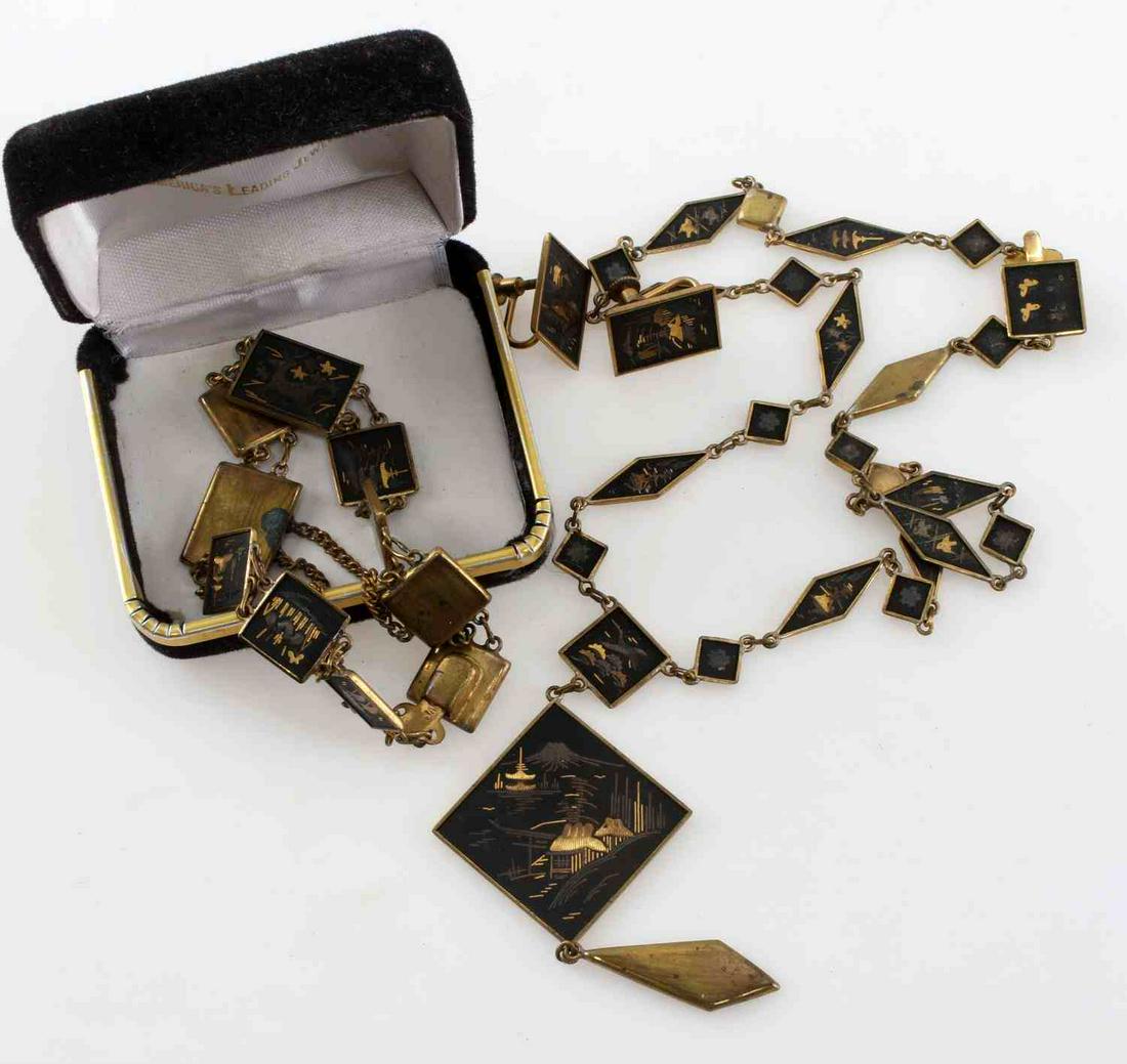 JAPANESE TAISHO PERIOD KOMAI STYLE JEWELRY SET: Brass and enamel necklace, bracelet and screwback earrings. in good condition with wear to reverse.