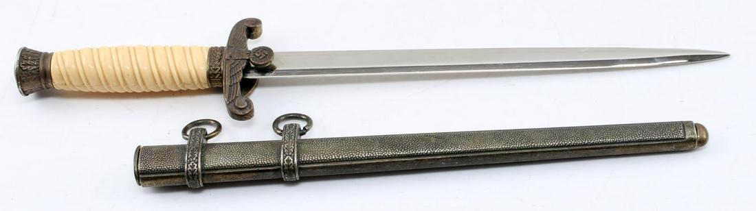 WWII GERMAN THIRD REICH HEER ARMY DAGGER: WWII German Third Reich Heer Army dagger. Blade measures 9.75 inches. Makers mark of F.W. Berlin. Dagger has a bakelite handle. Very good condition. Unauthenticated; sold as is.