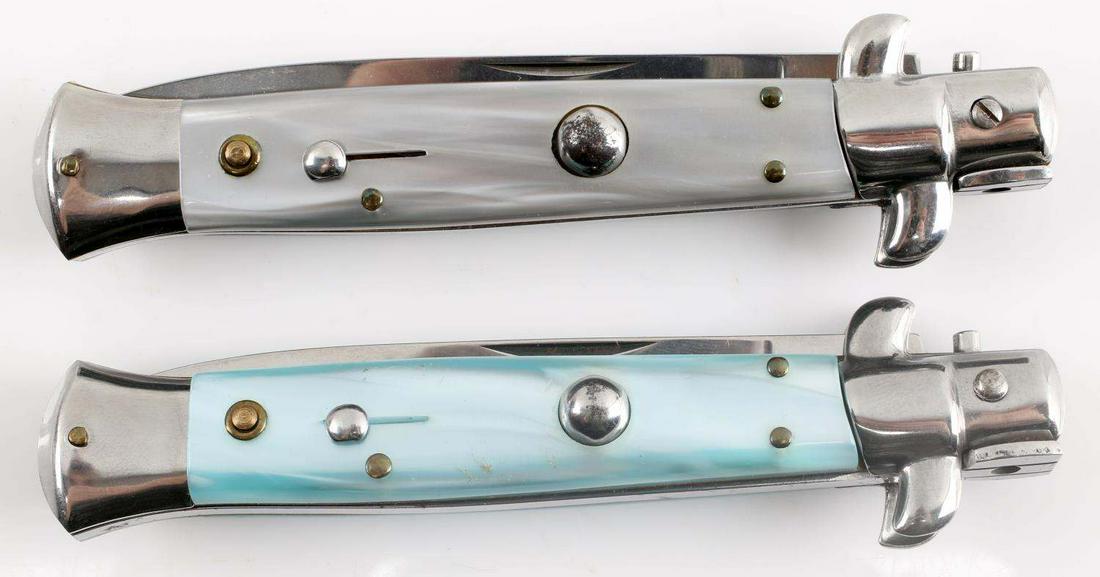 2 ITALIAN SWITCHBLADE KNIFE LOT EACH LIKE NEW: 9 Inches opened, 5 inches closed, each like new.