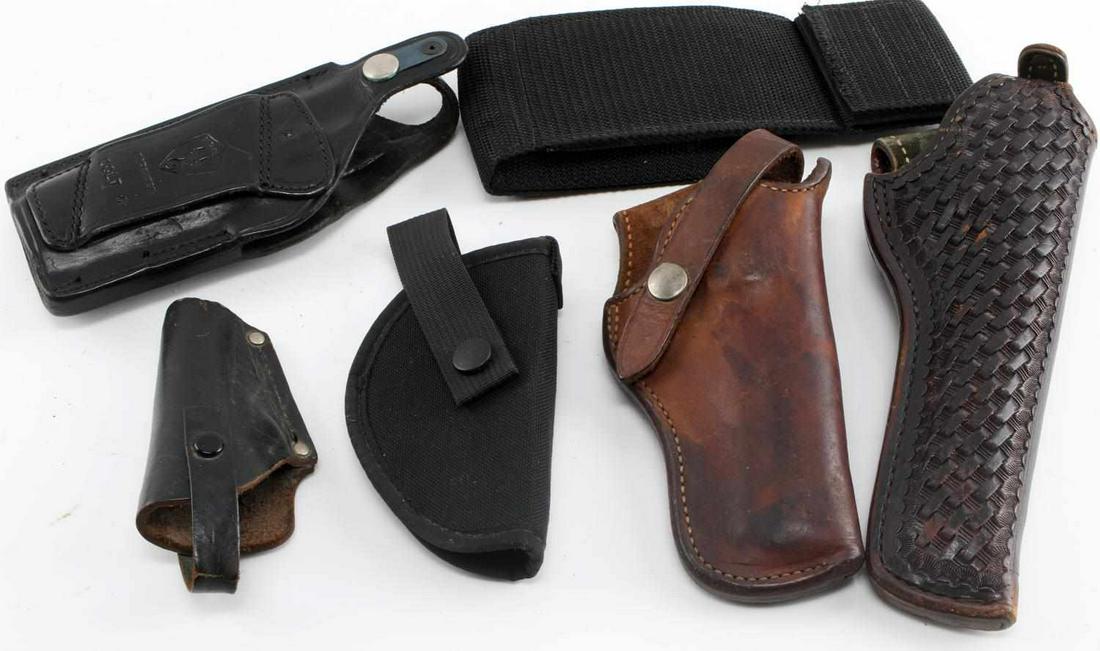MODERN HOLSTER AND MAGAZINE HOLSTER LOT OF SIX: Modern Holster and Magazine Holster lot of six. Lot includes leather Safarland Colt Holster, one Magazine holster, leather Bianchi .38/.357 holster, one woven leather triple K holster, one modern poly