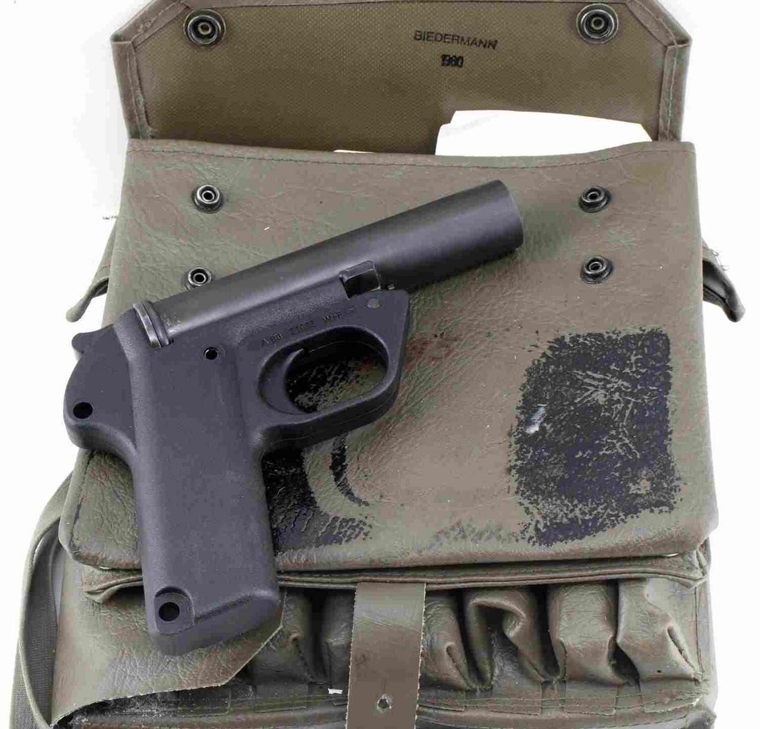 H&K A-60 FLARE GUN PISTOL WITH FLARES AND CASE: Has cleaning kit and appears to have minimal if any use. 26.5 mm. 66