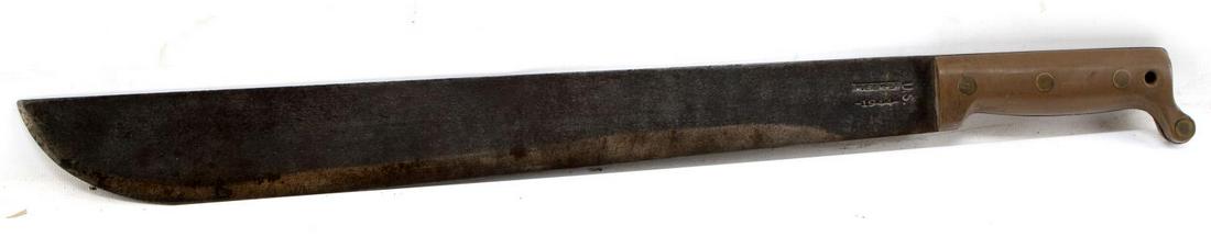 WWII UNITED STATES ARMY 1944 TRUE TEMPER MACHETE: WWII United States Army issue 1944 True Temper machete in good condition. Stamped "TRUETEMPER U.S. -1944-". Blade seems in very good condition with minimal to no chipping and oxidation. Handle in good