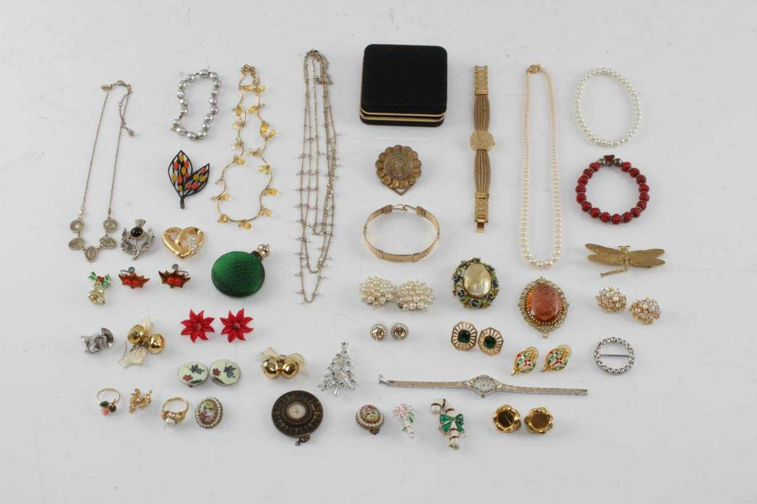 ANTIQUE VINTAGE DESIGNER COSTUME JEWELRY LOT: Wear to resale condition with vintage Christmas and designer pieces like Monet, NGA, Coventry, Mark XIV, Anne Klein, ART and such.