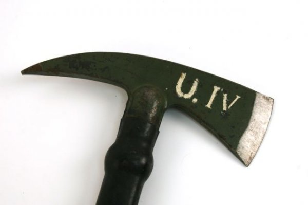 U.S.M.C. BOLO FIGHTING KNIFE PLUS AXES - 2