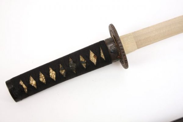 JAPANESE WAKIZASHI SAYA AND FITTINGS - 3