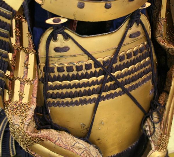 JAPANESE SUIT OF ARMOR - 2