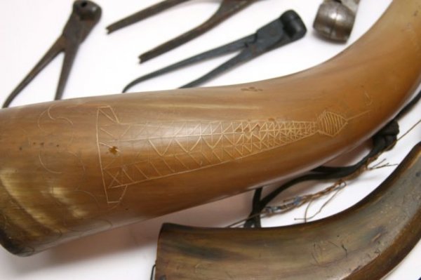 POWDER FLASK POWDER HORNS BULLET MOULDS - 4
