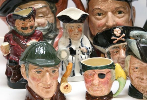 ROYAL DOULTON TOBY JUG LOT OF 9 - 3