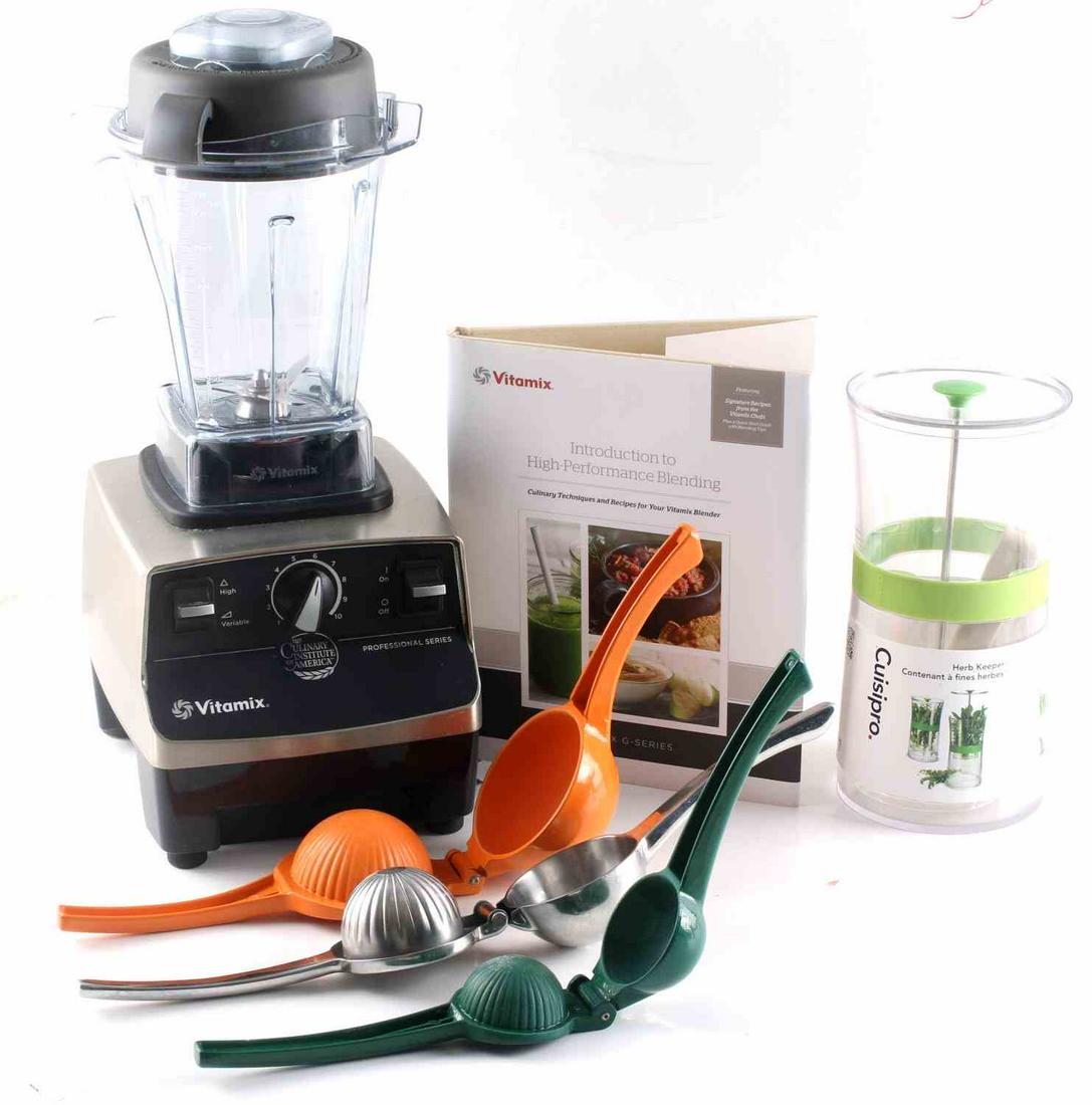 48 OUNCE PROFESSIONAL SERIES VITAMIX BLENDER: Pre owned in good condition Professional Series Vitamix blender. Lot also includes techniques and recipe book, Cuisipro Herb Keeper and 3 citrus juice presses.