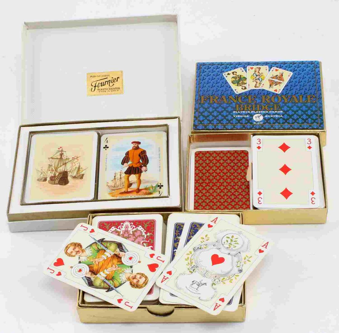 PIATNIK BRIDGE & FOURNIER MADE IN SPAIN CARDS: Lot of vintage playing cards, for Bridge or other traditional card games, in their original boxes, and in near new condition. One deck (55 cards) of "France Royale Bridge playing cards, made by Piatni