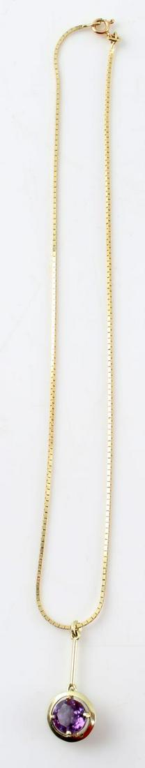 14KT GOLD W NATURAL RUSSIAN ALEXANDRITE PENDANT: Est. 2 carat natural Alexandrite pendant has Russian hallmark, married to Box chain necklace marked 585 Italy. Total weight 8 grams. This lot has a reserve.